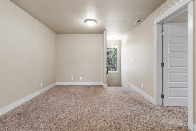 Building Photo - 4300 N Chapala Way