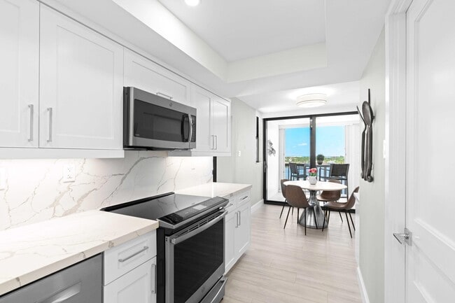 Building Photo - 400 N Flagler Dr