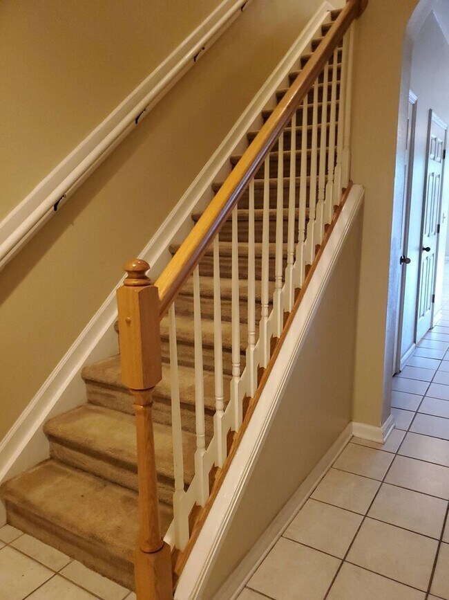 Building Photo - Lovely 2/2.5 in Bartram Park