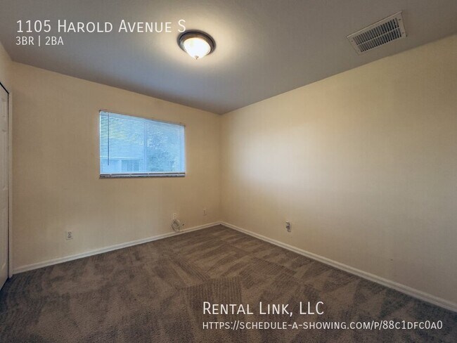 Building Photo - 1105 Harold Ave S