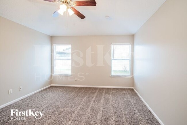 Building Photo - 528 Millhouse Ln