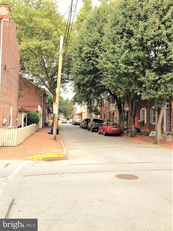 Building Photo - 302 S Darlington St