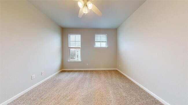 Building Photo - 1406 Veranda Mist