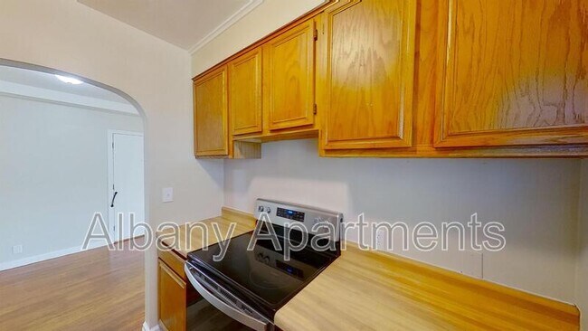 Building Photo - 31 Parkwood St