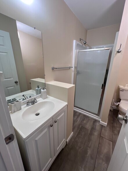 Building Photo - 29 Phylis Dr