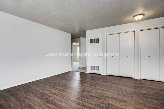 Building Photo - 2 bed, 2 bath duplex in Hayden