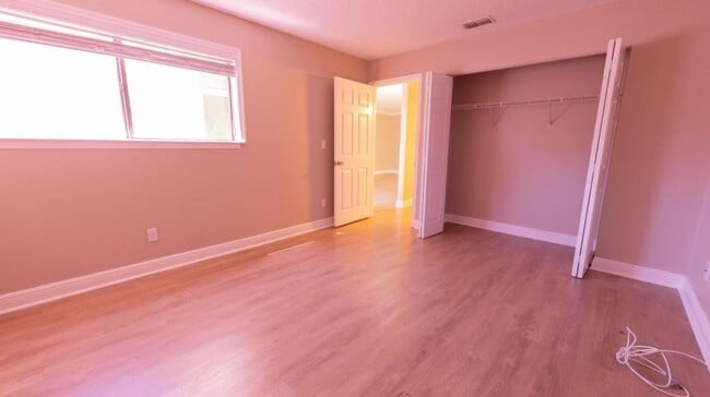 Building Photo - 7298 Ulmerton Rd