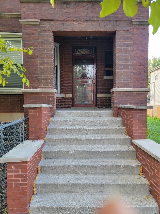 1850 S Ridgeway Ave 1850 S Ridgeway Ave Chicago IL 60623 Apartment