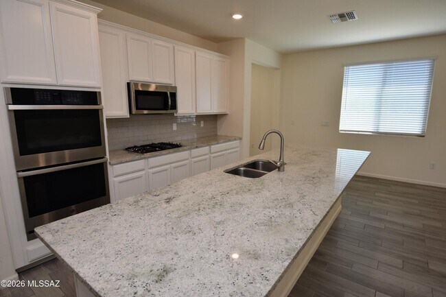 Building Photo - 12115 N Candywine Dr