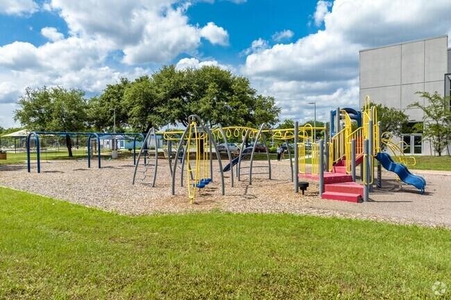 Building Photo - 3504 Lodgepole Dr