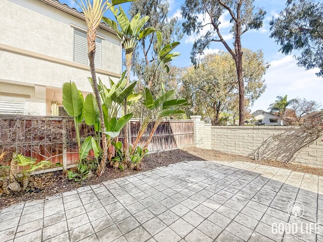 Building Photo - Modern 3-Bedroom Home with Backyard, Beautiful Finishes, and a Community Pool in the Heart of San...