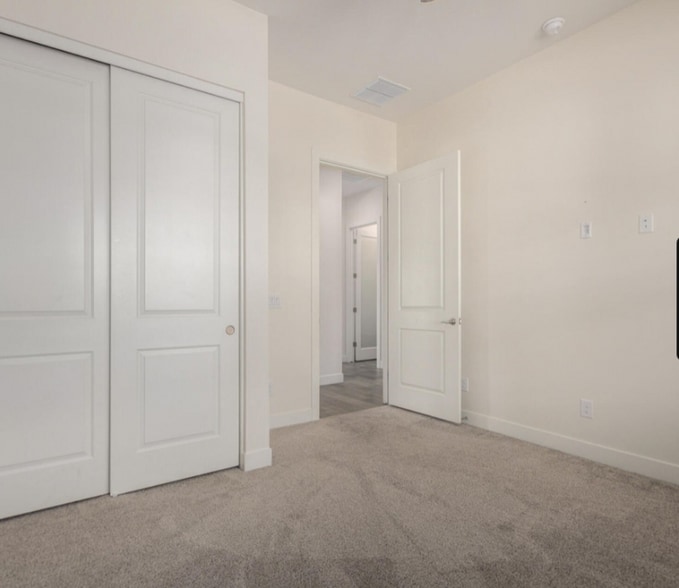 Building Photo - 17233 W Dartmouth St