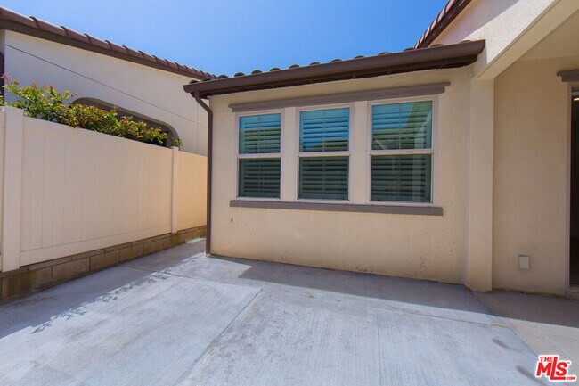 Building Photo - 10922 Mesa Ct