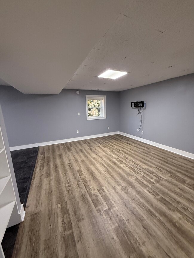 Building Photo - 4711 Highview Ct