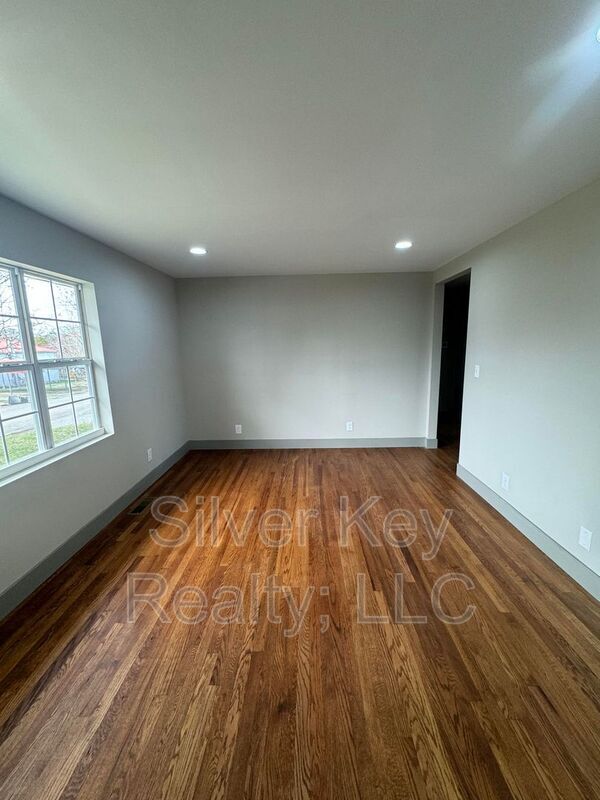 Building Photo - 406 Dodson Ave