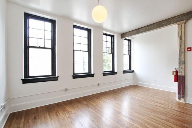Building Photo - 145 Auburn Ave NE