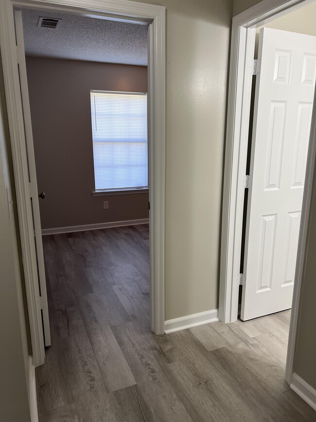 Building Photo - 274 Hunters Branch Dr