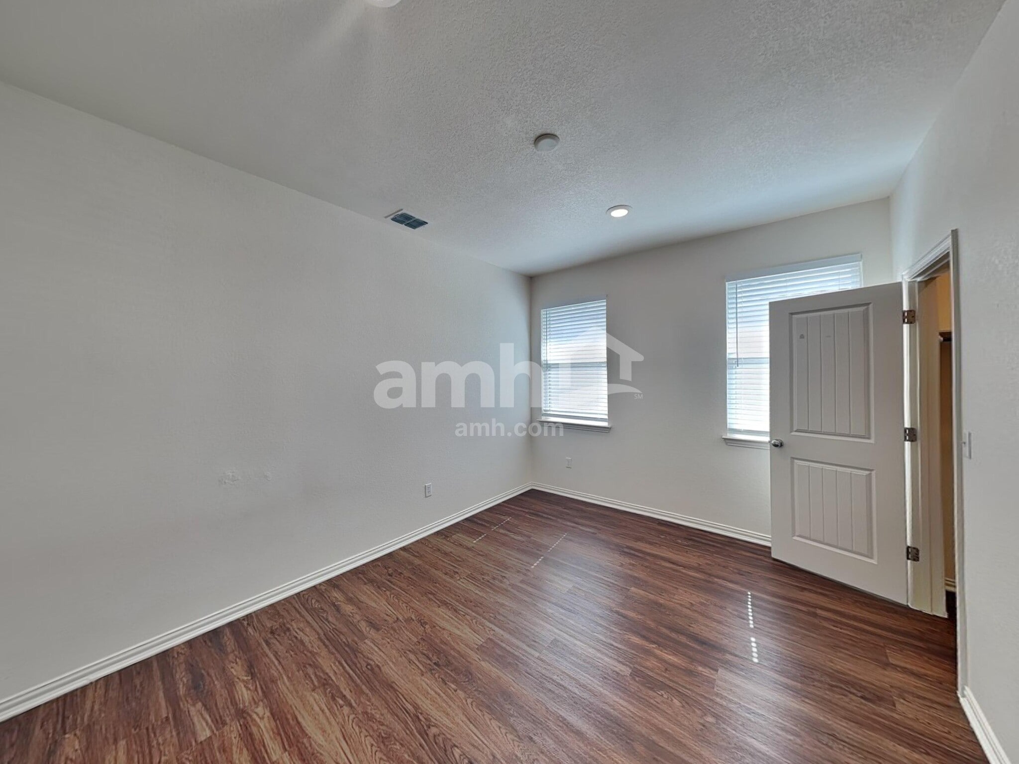 Building Photo - 180 Pebble Creek Run