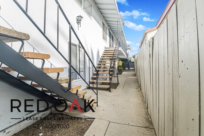 Building Photo - 1720 Cerritos Ave