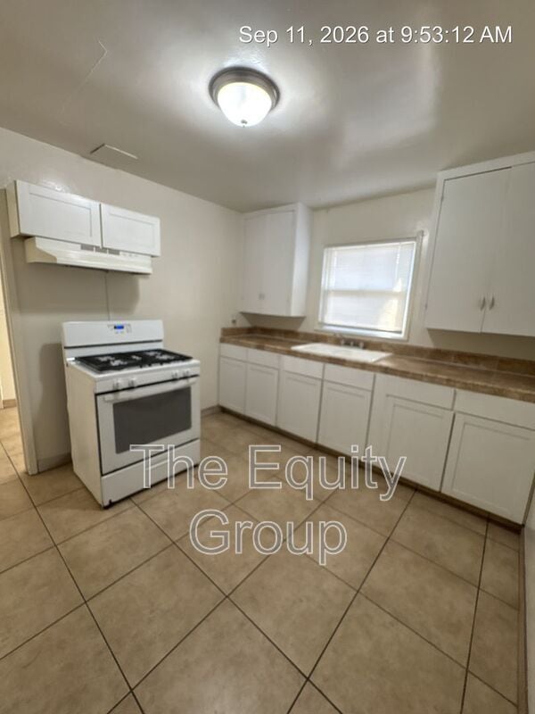 Building Photo - 924 W Goshen Ave