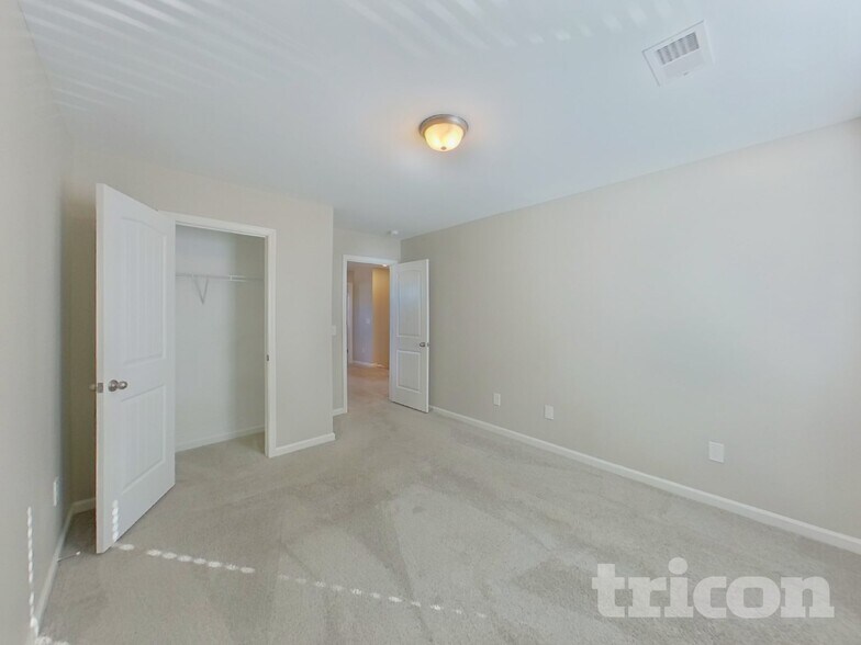 Building Photo - 214 Pilcher Dr