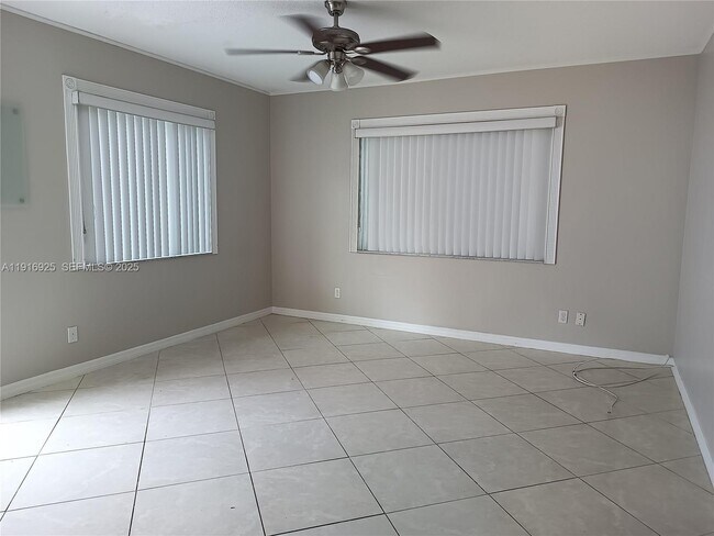 Building Photo - 1818 Fillmore St