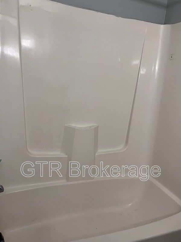 Building Photo - 2584 Stratford Ln