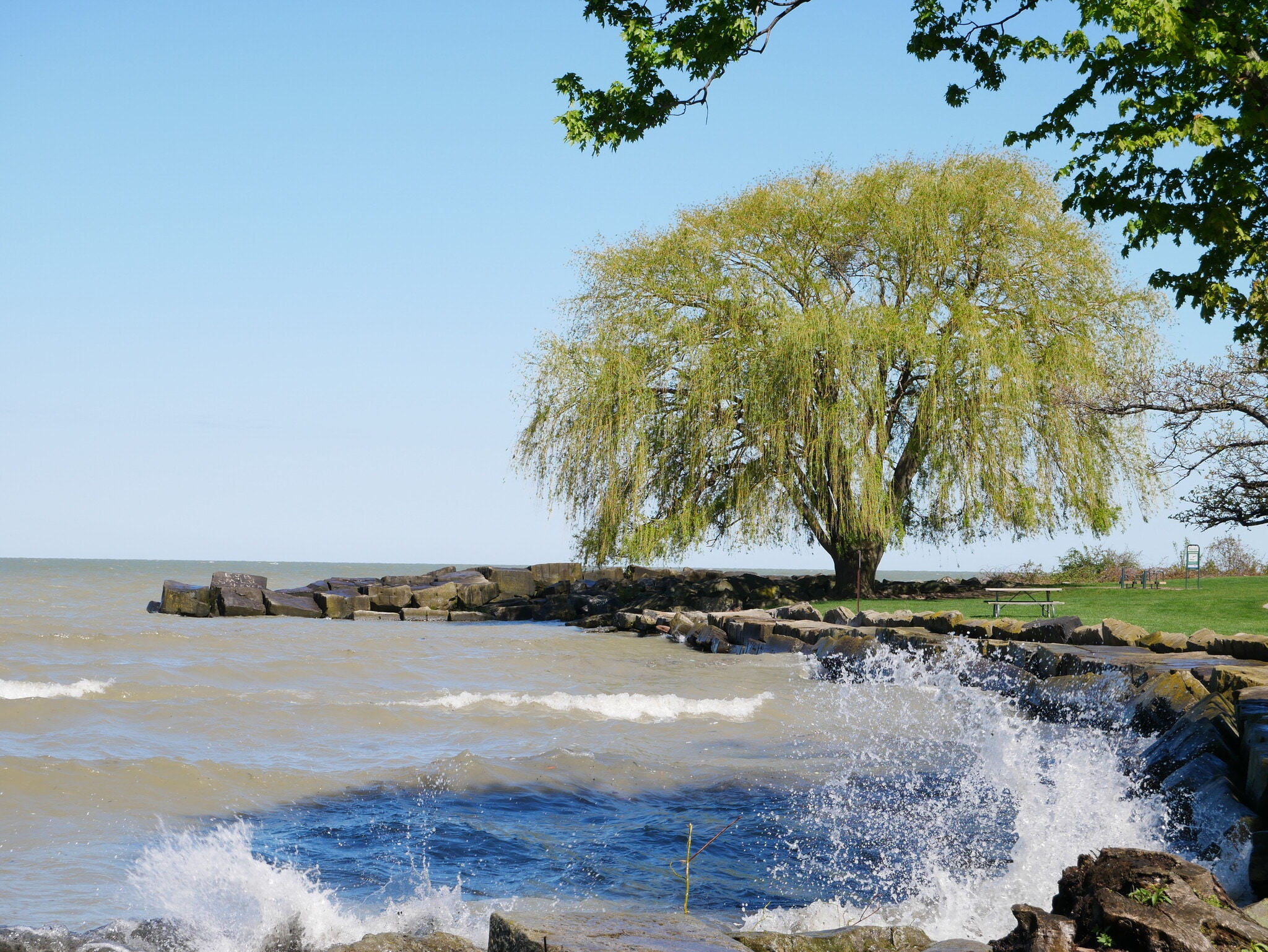 5-10 min walk to the lake! - 1263 W 74th St.