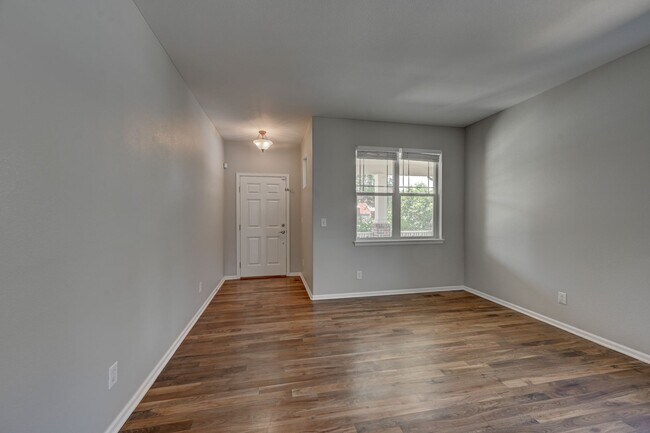 Building Photo - 5 bedroom, 4 bath home with 2 car attached garage