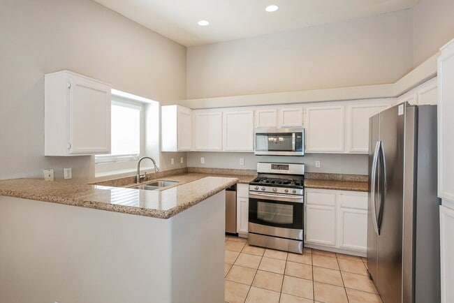 Building Photo - 2103 Point Morada Ave