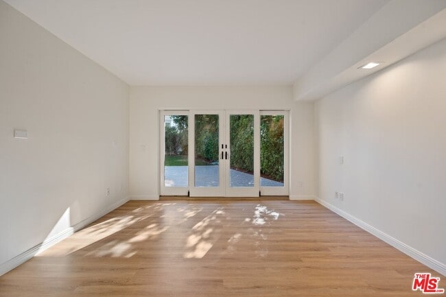 Building Photo - 1708 Clear View Dr