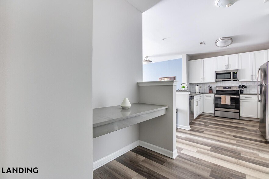 Building Photo - 100 River Park Dr