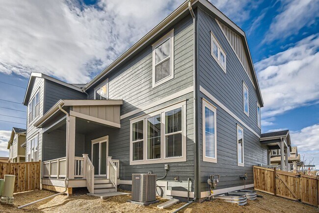 Building Photo - Luxurious 3bd 2.5 paired home in Dove Village!