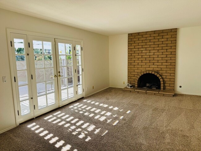 Building Photo - 1023 N Agusta Ave