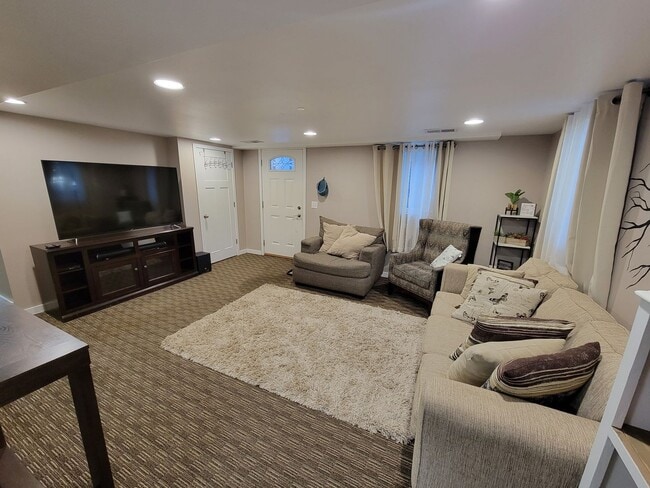 Building Photo - 202 S Elmwood Avenue Duplex