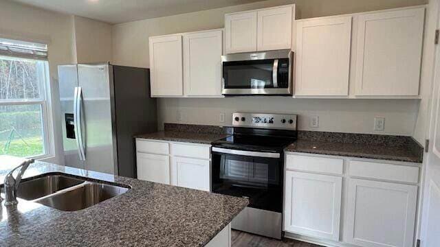 Building Photo - 4140 Hines Ln NE