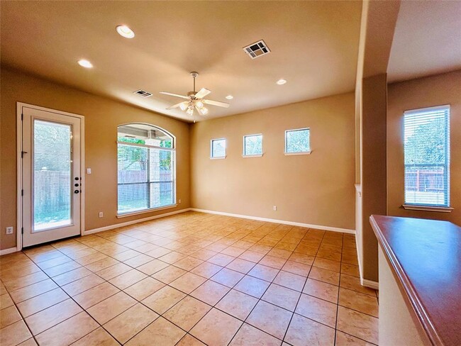 Building Photo - 2501 Farleigh Ln