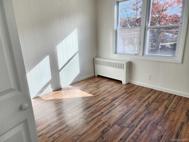 Building Photo - 184 Priscilla Ave