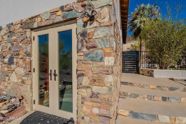 Building Photo - 1902 E Cortez St