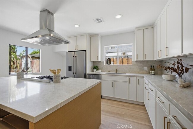 Building Photo - 6845 Aura Ave