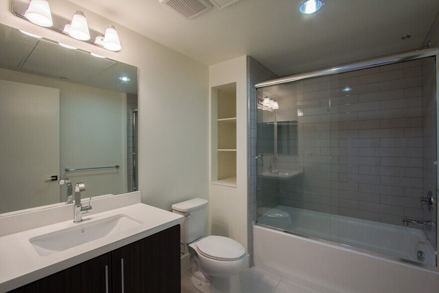 Building Photo - 11929 Courtleigh Dr