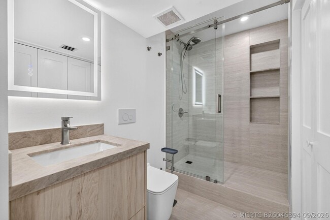 Building Photo - 209 N Fort Lauderdale Beach Blvd
