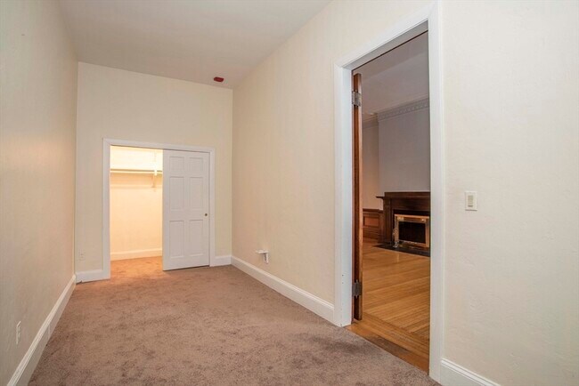 Building Photo - 123 Marlborough St