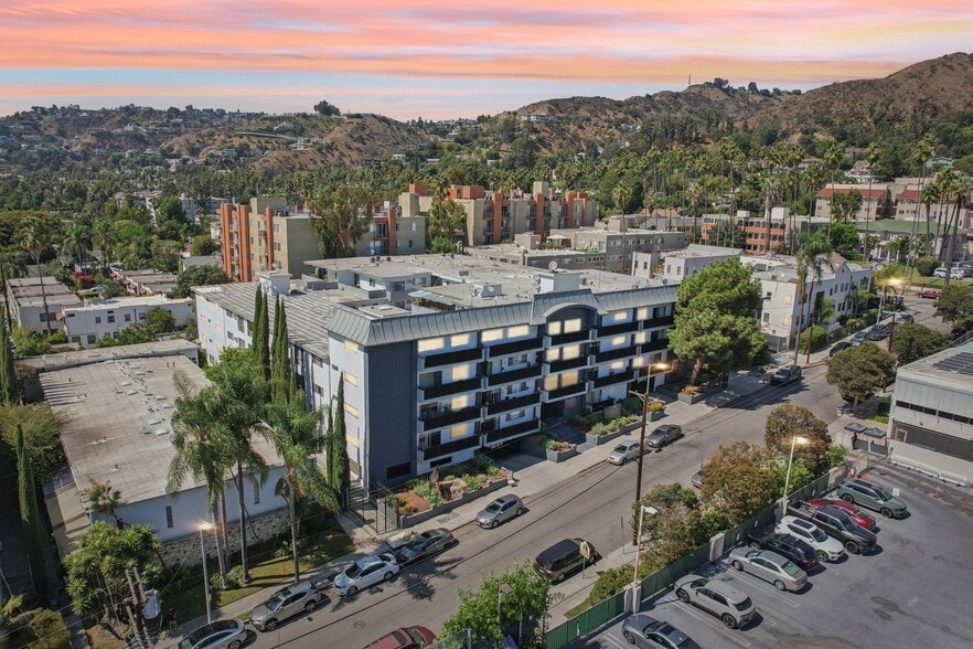 Primary Photo - 1635 North Martel Avenue