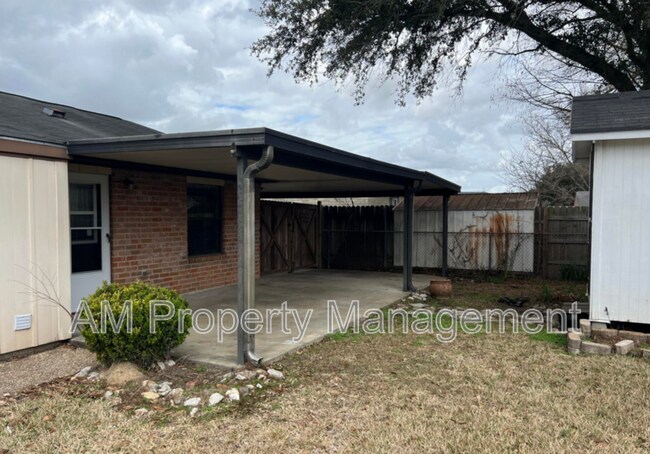Building Photo - 402 Thompson Dr