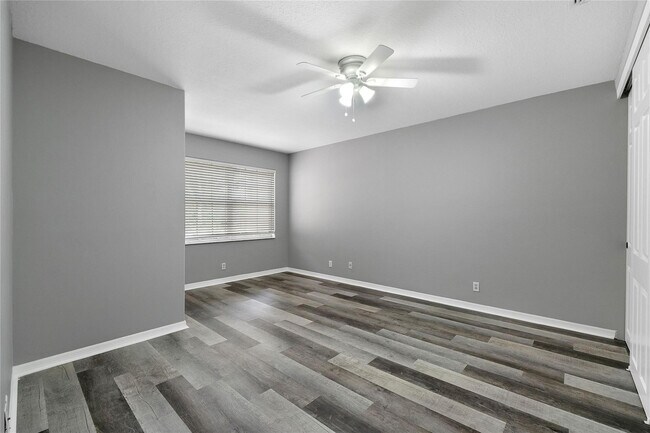 Building Photo - 9664 Royal Palm Blvd