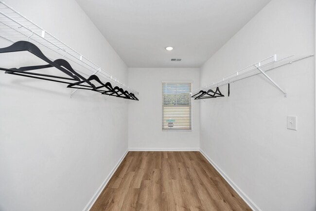 Building Photo - BRAND NEW 3 Bed 2.5 bathroom townhomes in Madison!