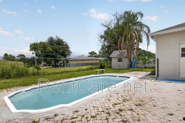 Building Photo - 121 Aurelia Ct