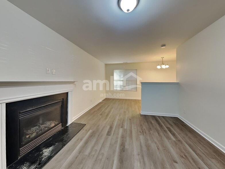 Building Photo - 132 Drewsbury Dr