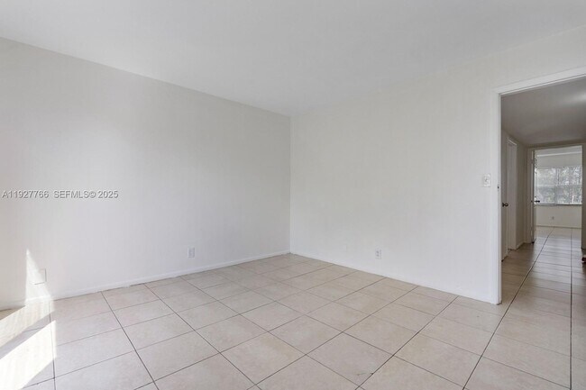 Building Photo - 4100 NW 16th Ave